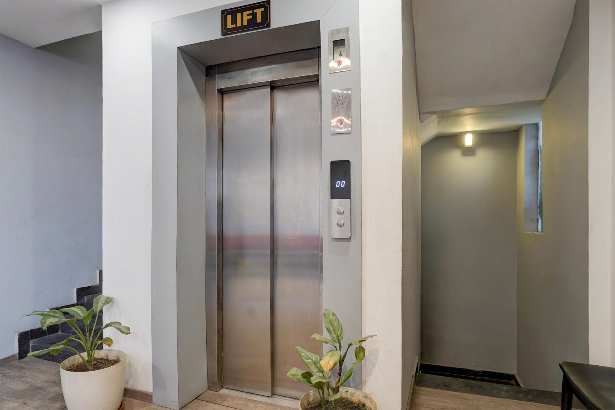 Super Townhouse Gomti Nagar Sector 6 Near Ekana Stadium 러크나우 외부 사진